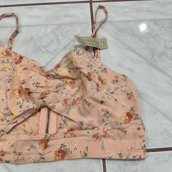 NWT Flynn Skye REVOLVE Floral Tank Crop Top Womens Size XS Boho Cottage Blogger - Picture 3 of 10